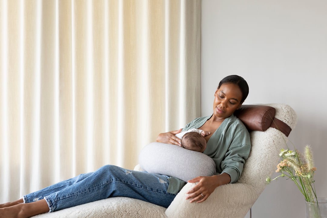 bbhugme ammepute – ergonomisk støtte, greymelange