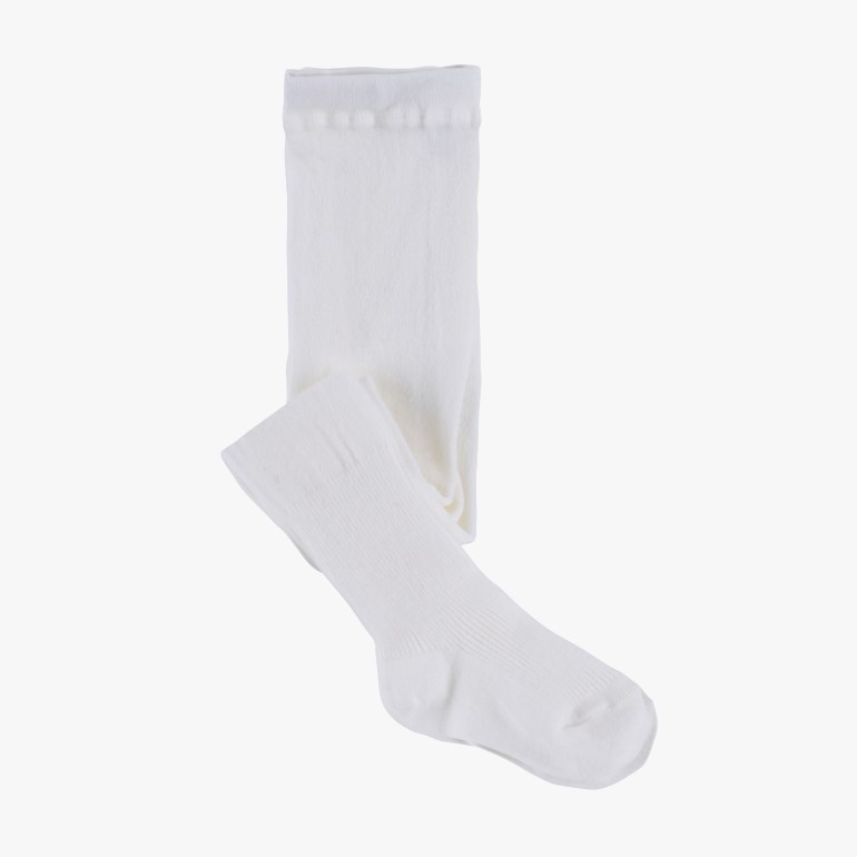 Et par hvite strikkede babystrømpebukser med glatt kropp, ribbestrikkede føtter og elastisk midje.