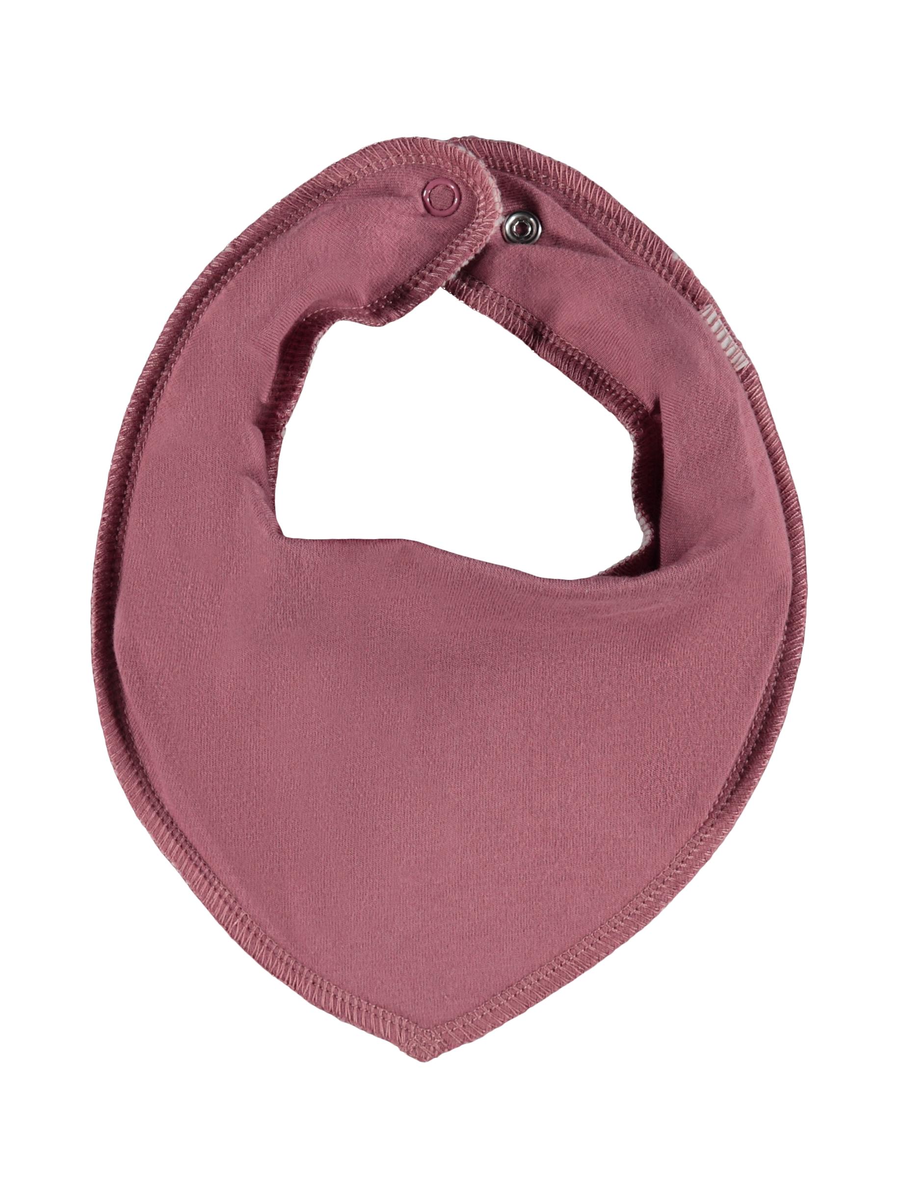 Mørkerosa baby-bandanasmekke med to trykknapper bak i nakkeåpningen, forfra.