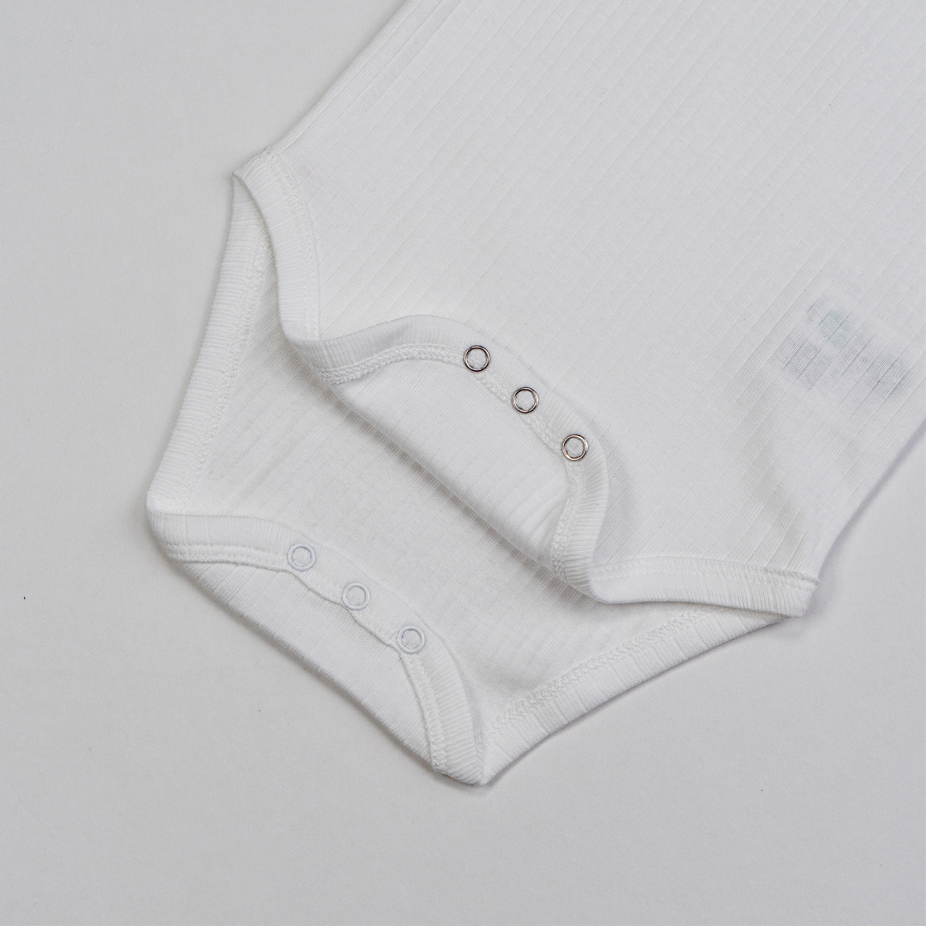 Bruse body, white