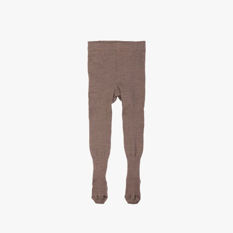 Brune strikkede babystrømpebukser med ribbet midje og integrerte føtter, forfra.