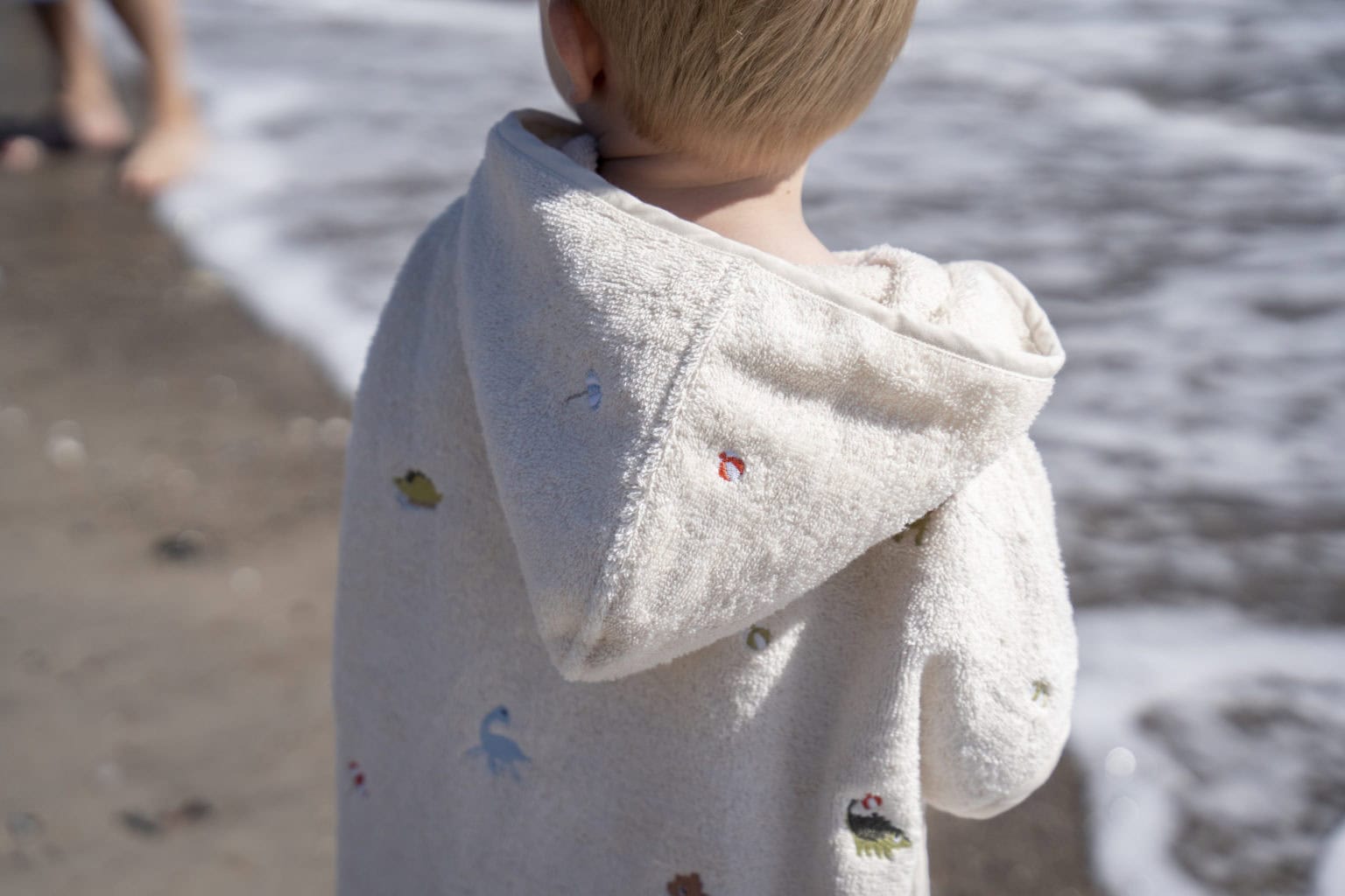 Strandponcho med nydelig broderi, beach
