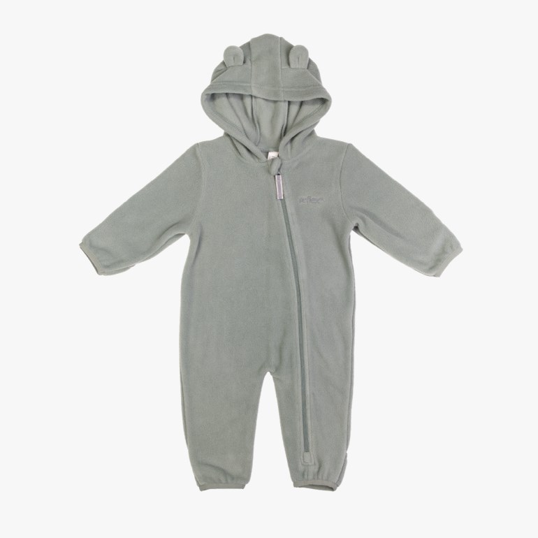 Grå baby fleece-jumpsuit med hette, små ører og en hel glidelås foran.