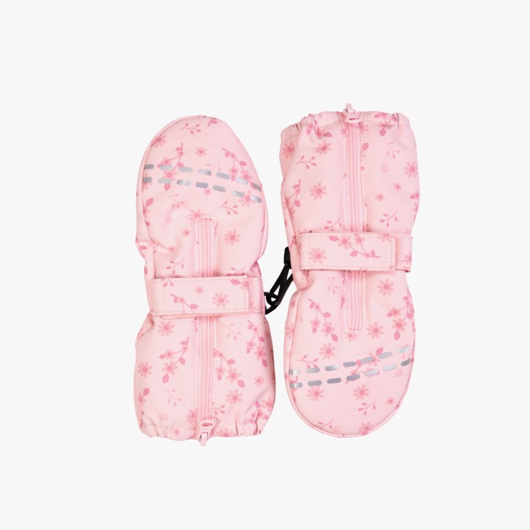 Par rosa barnevotter med blomstermønster, glidelåser foran, refleksstriper og justerbare borrelåsbånd rundt håndleddet.