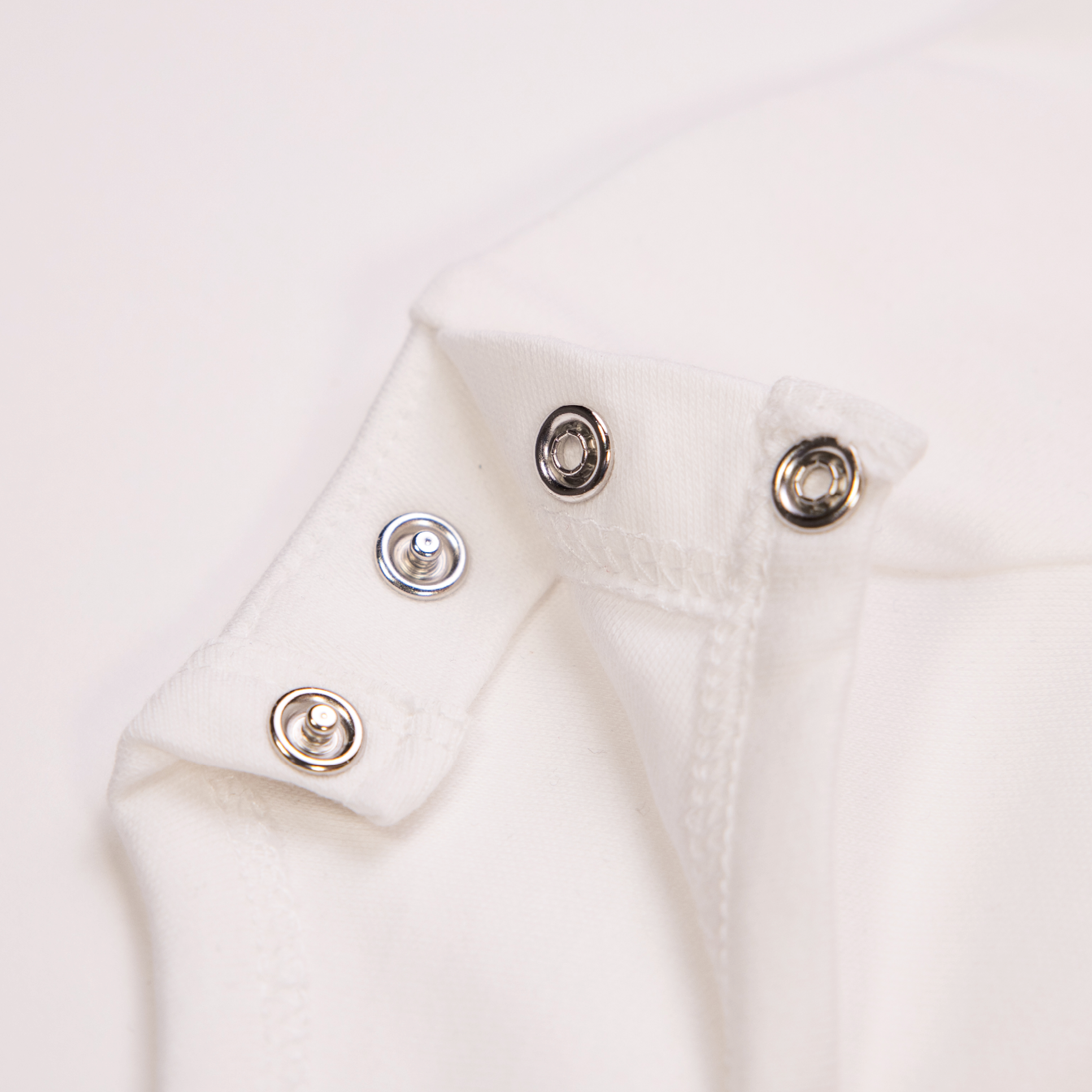 Bruse body, white