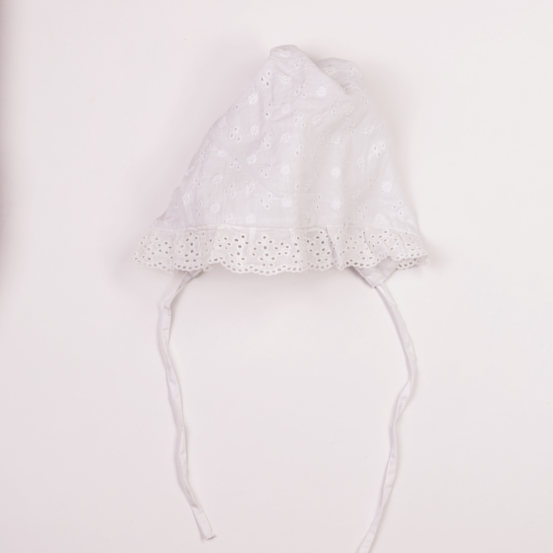 Maihaugen kyse, white