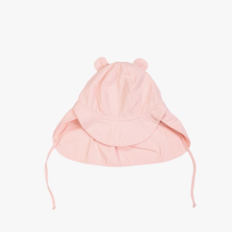 Lys rosa baby solhatt med små ører på toppen, bred brem og knytebånd, sett bakfra.