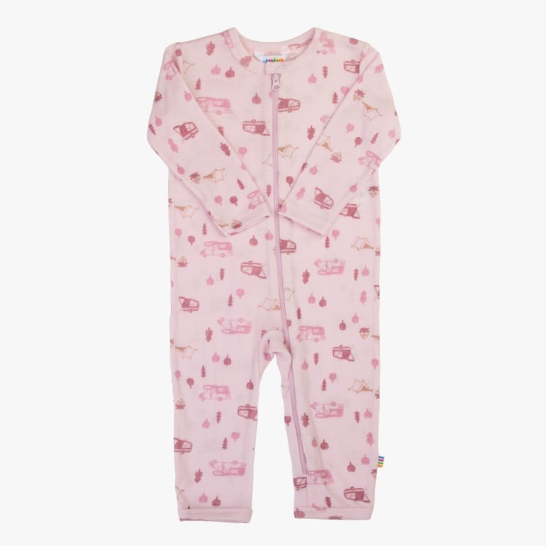 Lys rosa babyheldress med lange ermer, campingmønster og hellang glidelås foran.