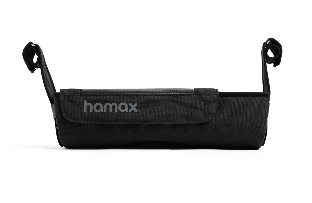 Svart rektangulær stoffoppbevaringskurv med frontklaff og to sidehengeløkker.