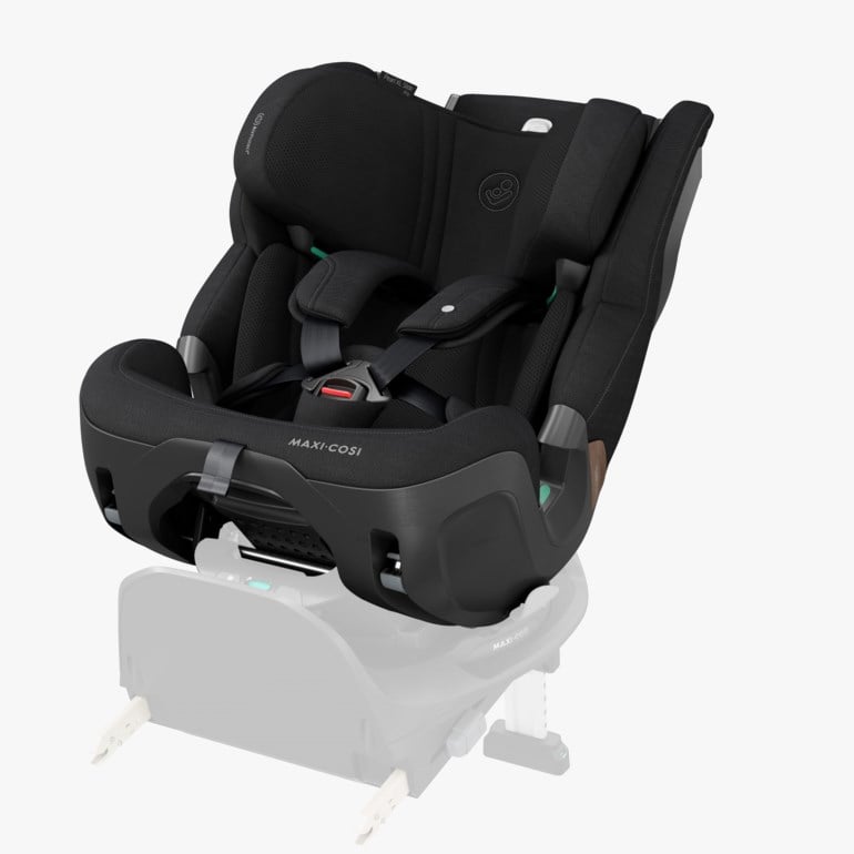 Svart bilbarnstol for baby med 5-punktssele og justerbar nakkestøtte, festet til en grå ISOFIX-base.