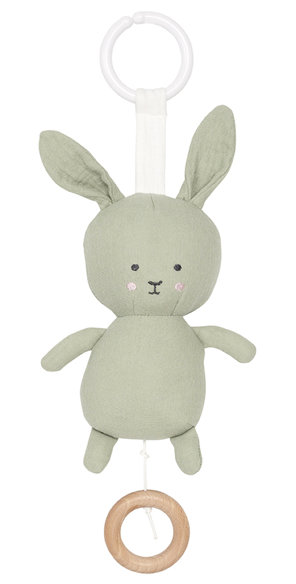 Lysegrønn stoffkanin baby uro med hvit plasthangring og naturlig tretrekkring.