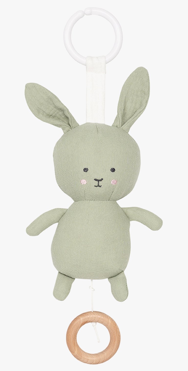 Lysegrønn stoffkanin baby uro med hvit plasthangring og naturlig tretrekkring.