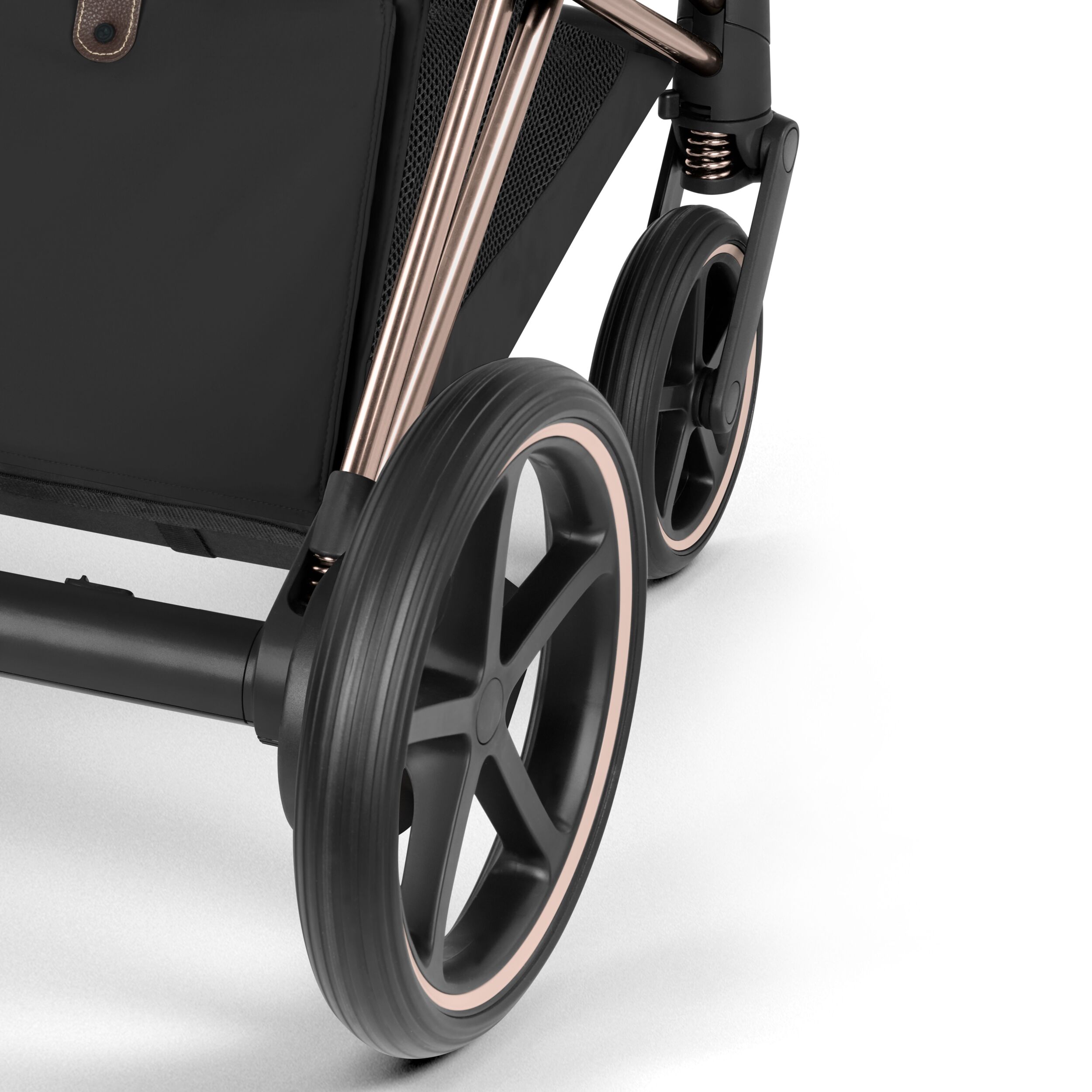 e-Priam Rosegold med brettbar liggedel (2026), sepiablack