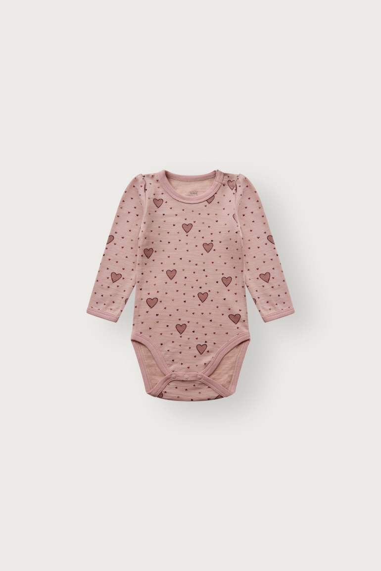 Hust & Claire Baloo ull/bambus body - Hearts Rosa - 11050014-DustyRose-56 cm - 1