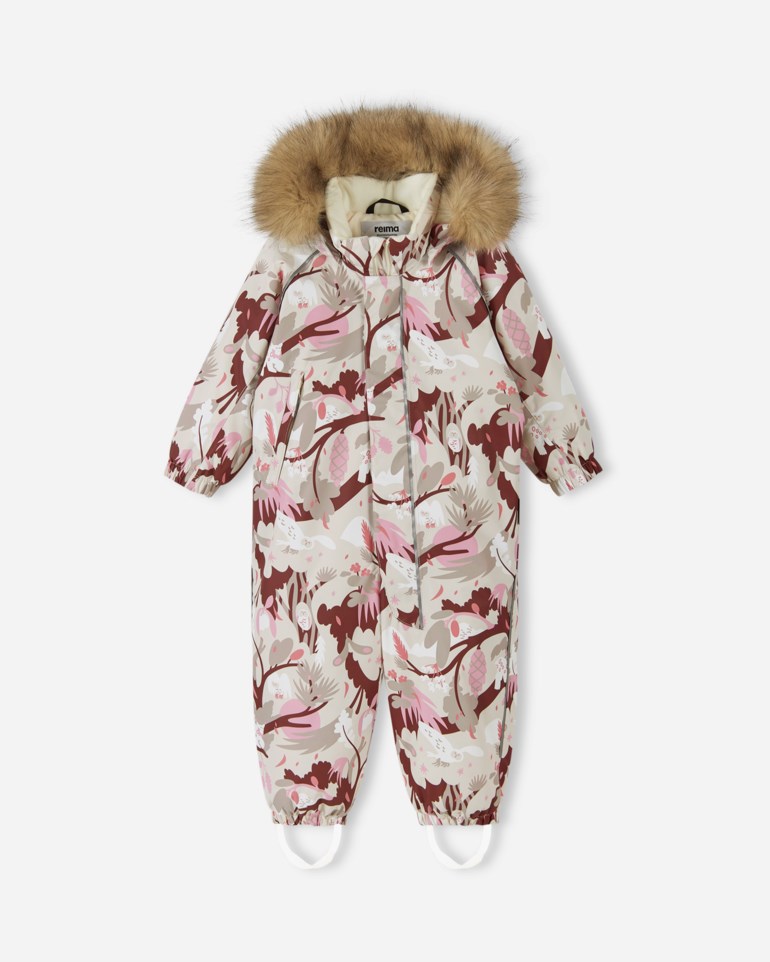 Barnedress i beige med brunt og rosa naturmønster, fuskepels hette og elastiske fotstropper, forfra.