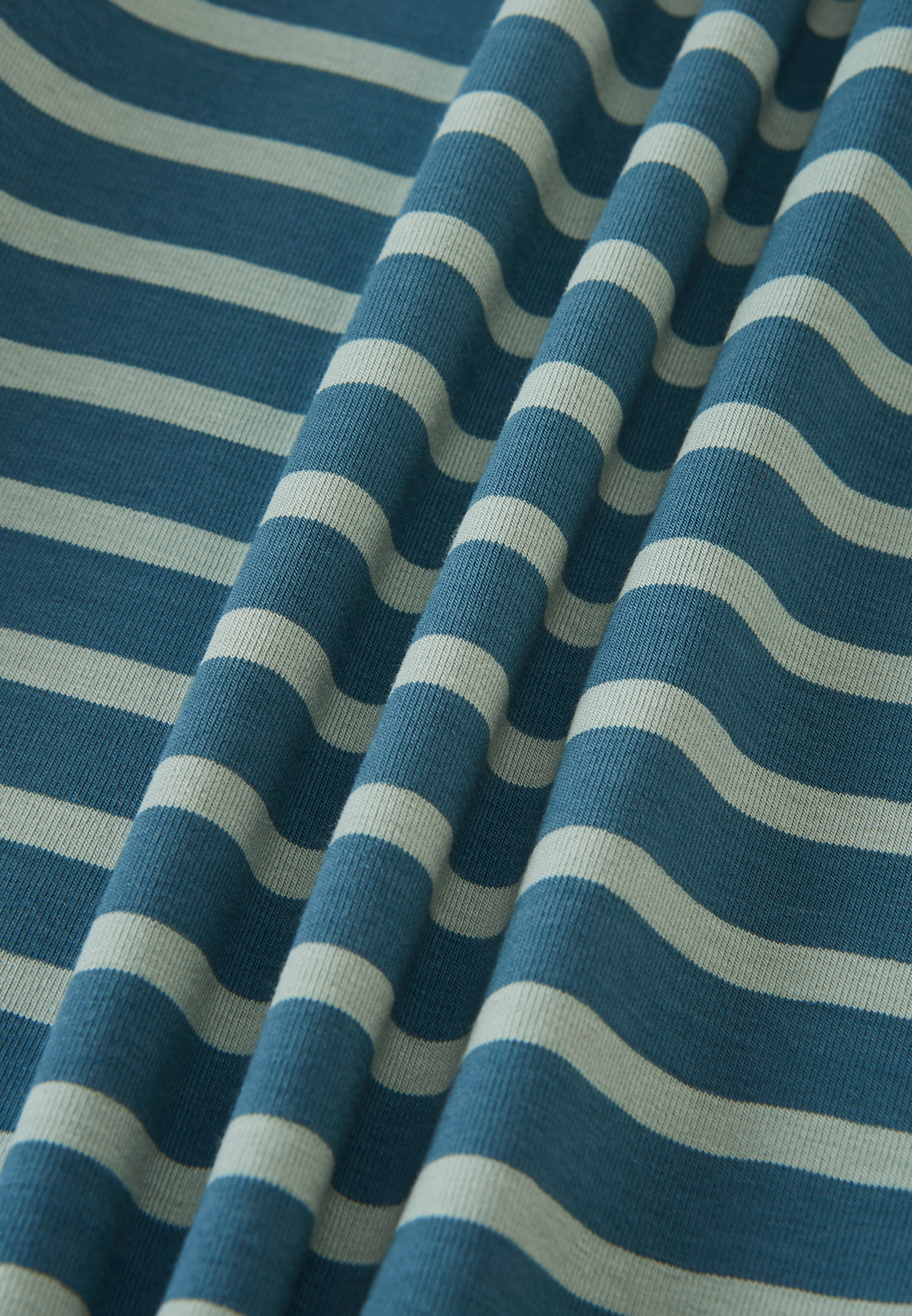 Reima Tantsu lue, darkteal