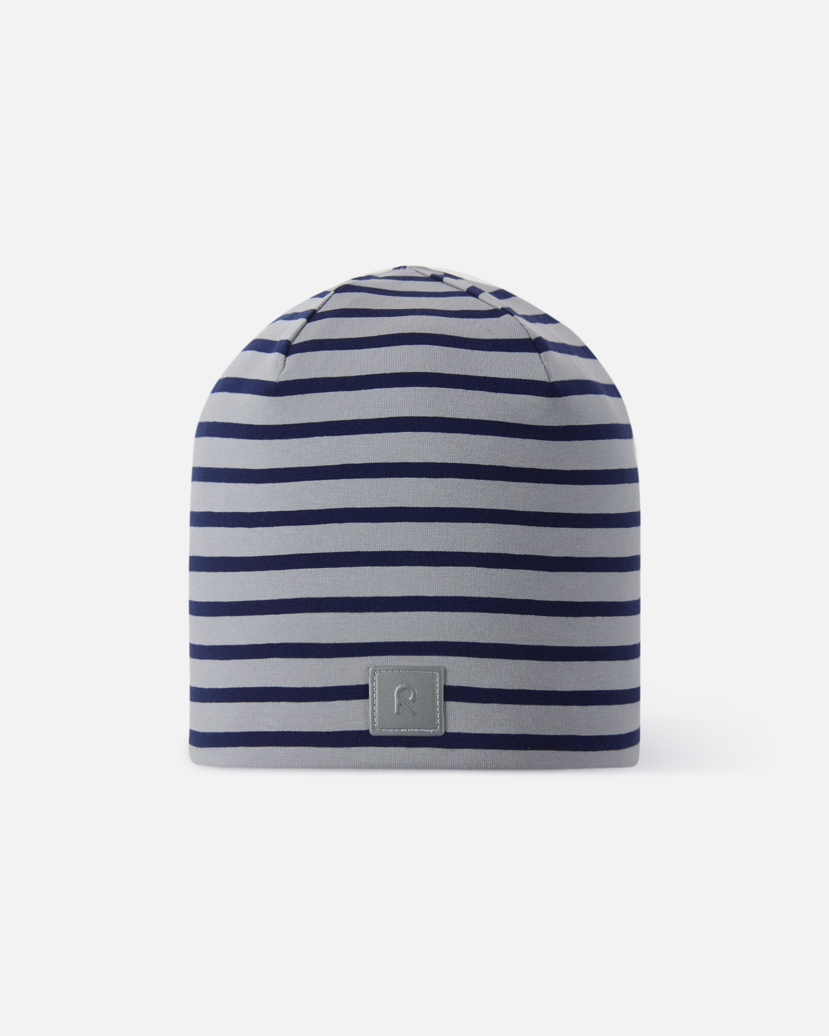 Frontbilde av en stripete lys grå og mørk blå lue med en grå logopatch.