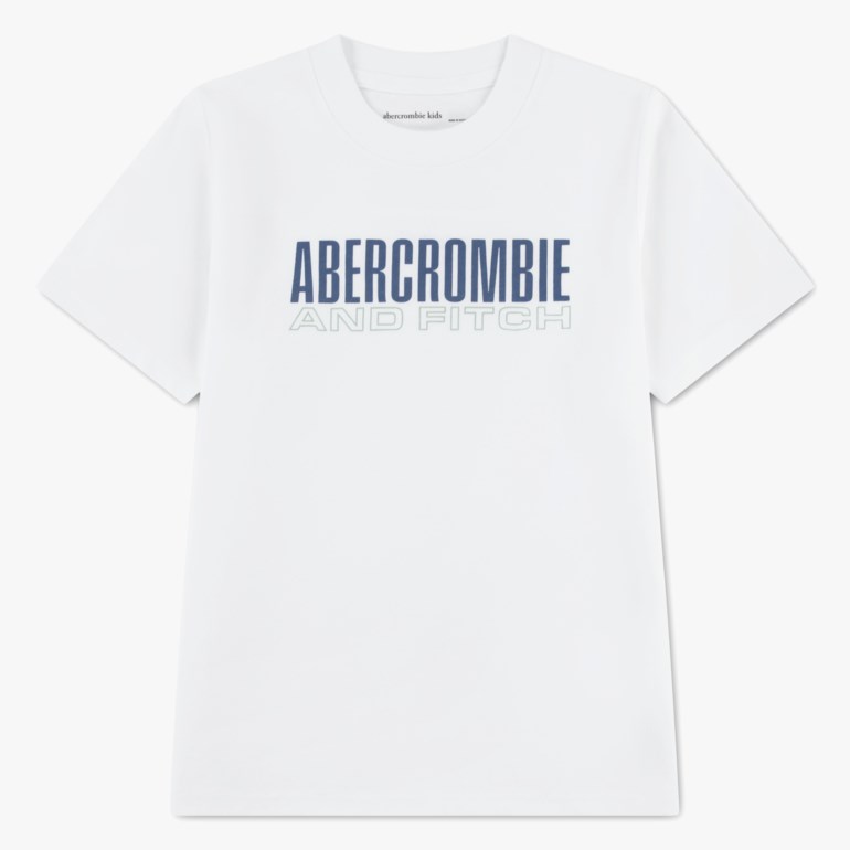 Hvit kortermet t-skjorte med rund hals og Abercrombie and Fitch logotekst, forfra.