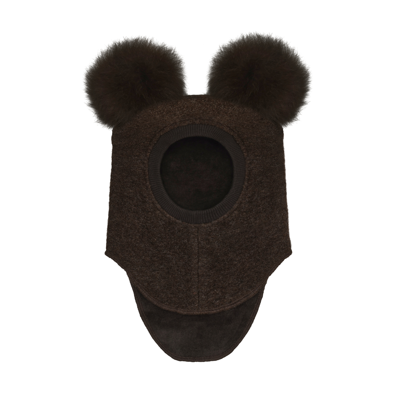Mørkebrun barnebalaklava med to fluffy pomponger og ribbet ansiktsåpning, forfra.