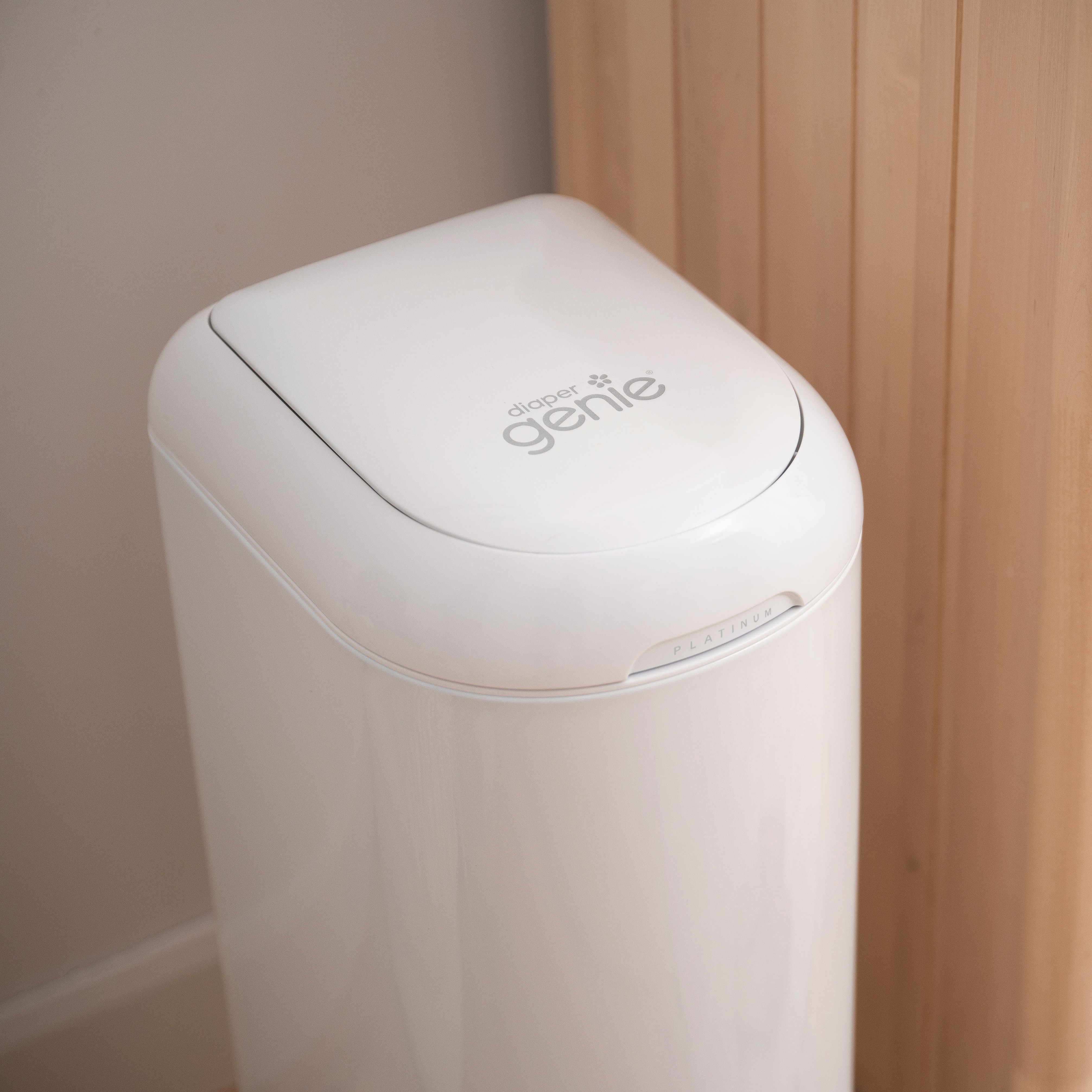 Diaper Genie Platinum bleiebøtte inkl. 18 poser, white