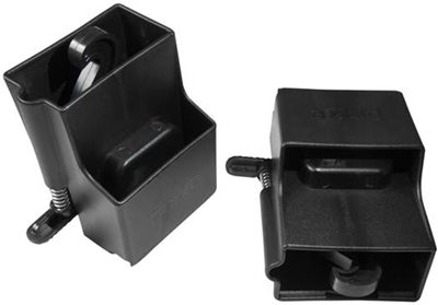 To svarte rektangulære bremsemekanismer i plast, en åpen viser indre rull og fjærbelastet spak.