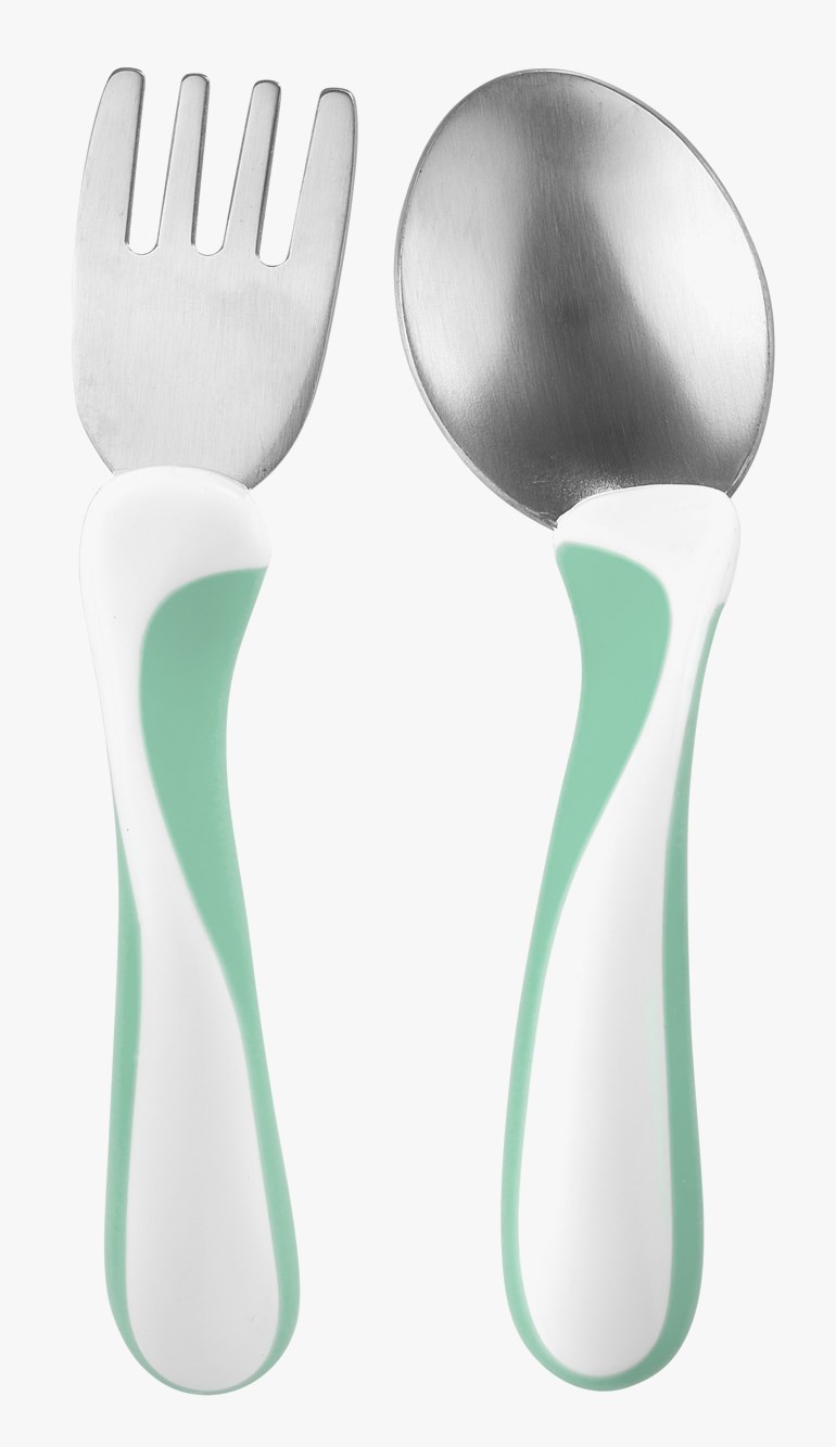 Babysett med gaffel og skje, med rustfrie stålhoder og hvite og mintgrønne ergonomiske håndtak.
