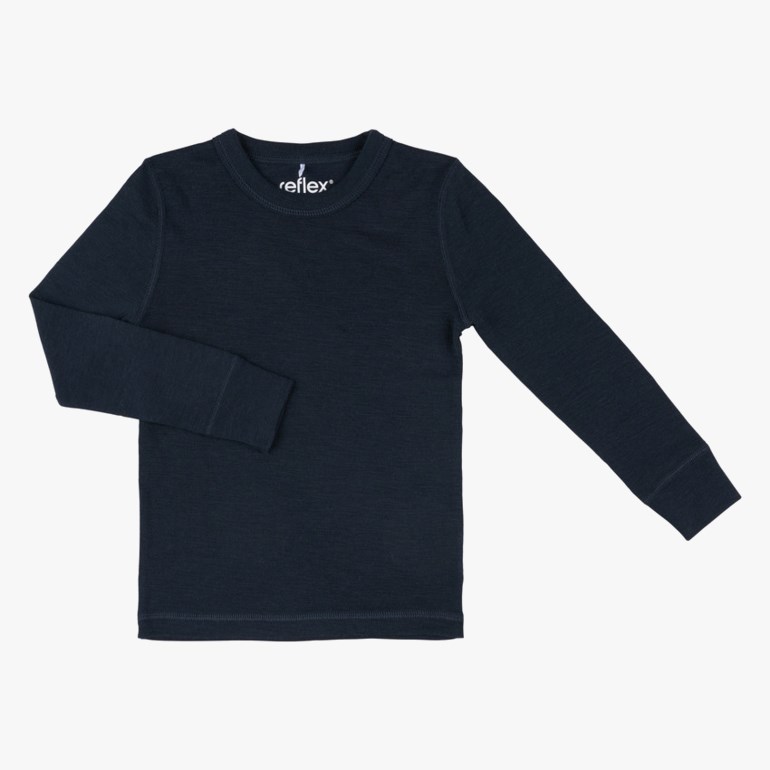 Barns mørkeblå langermet termotopp med rund hals og ribbestrikkede mansjetter, sett forfra.