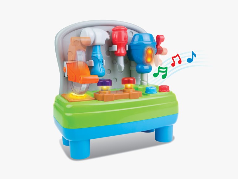 En fargerik lekearbeidsbenk med hammer, skrutrekker, sag og drill, med lys og musikknotegrafikk.