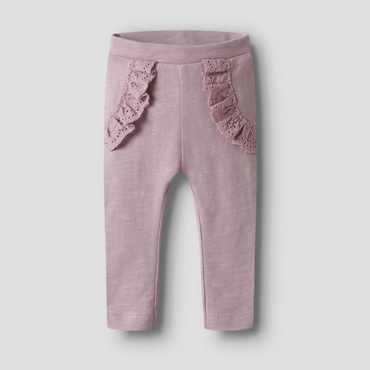 Støvrosa baby leggings med volanger i blondekant på øvre front.