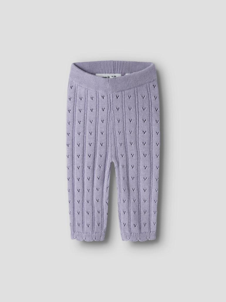 Baby lys lilla strikket leggings med hullmønster, elastisk midje og bølgede mansjetter.