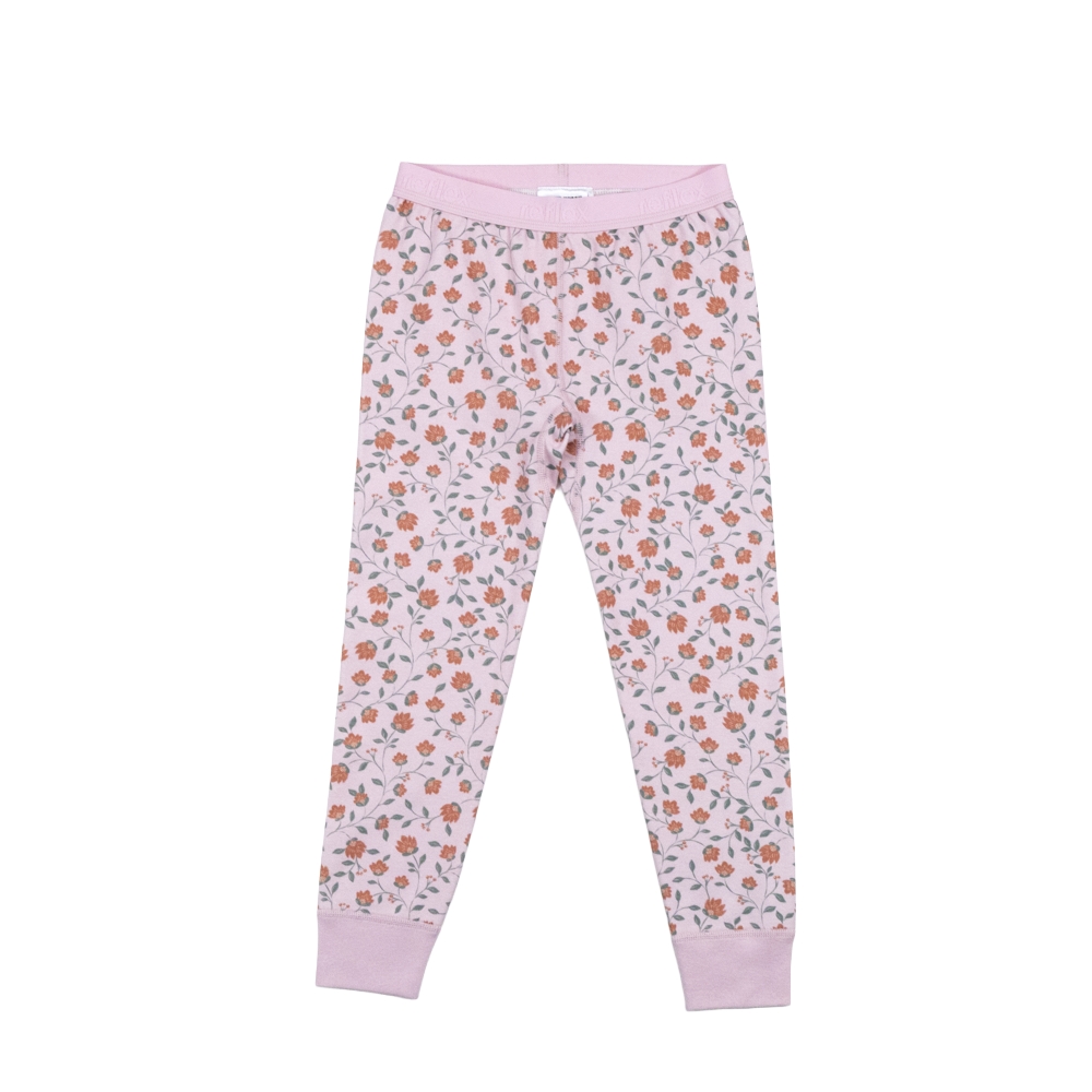 Barns lysrosa leggings med blomstermønster, oransje blomster og grønne blader, ribbestrikkede mansjetter og midje, forfra.